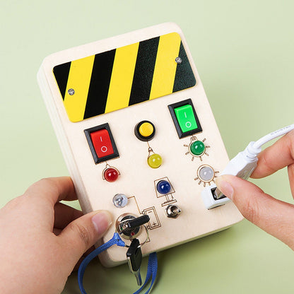 Tableau Montessori - BusyBoardCircuit™ - Déverrouillage de lumière - Bbcadeaux