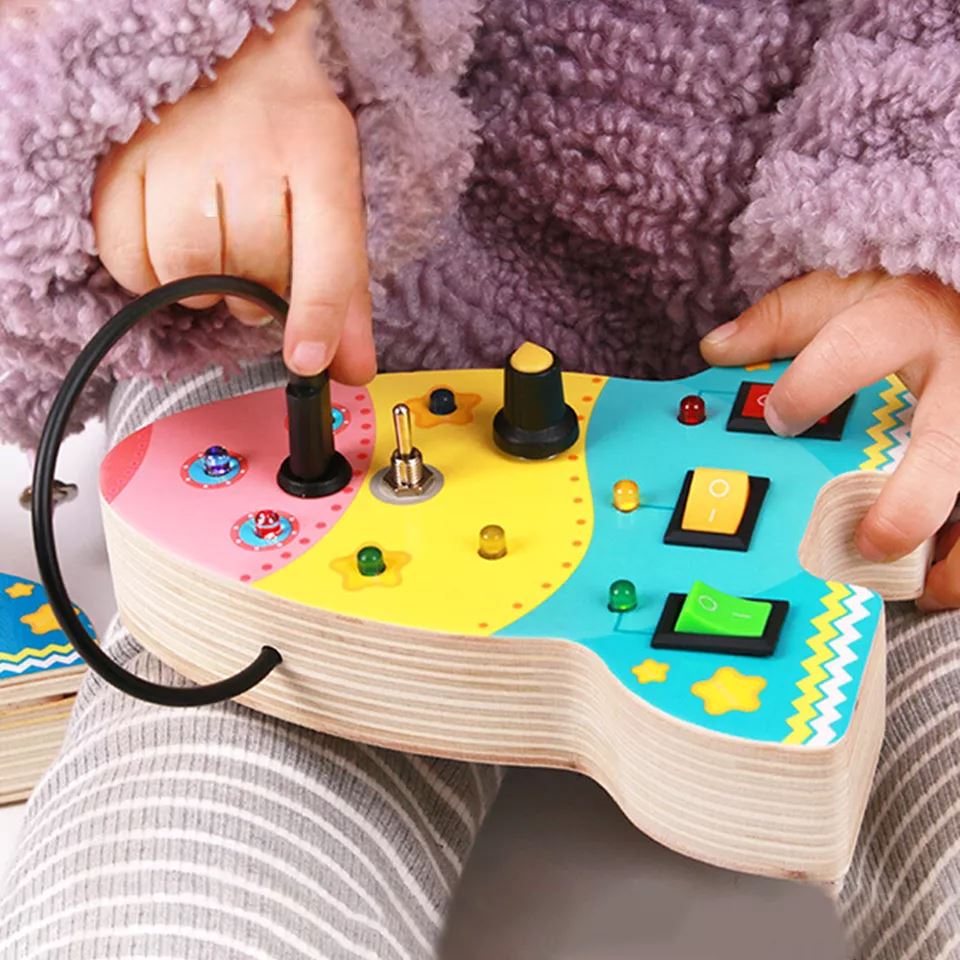 Tableau Montessori - BusyBoardCircuit™ - Fusée - Bbcadeaux